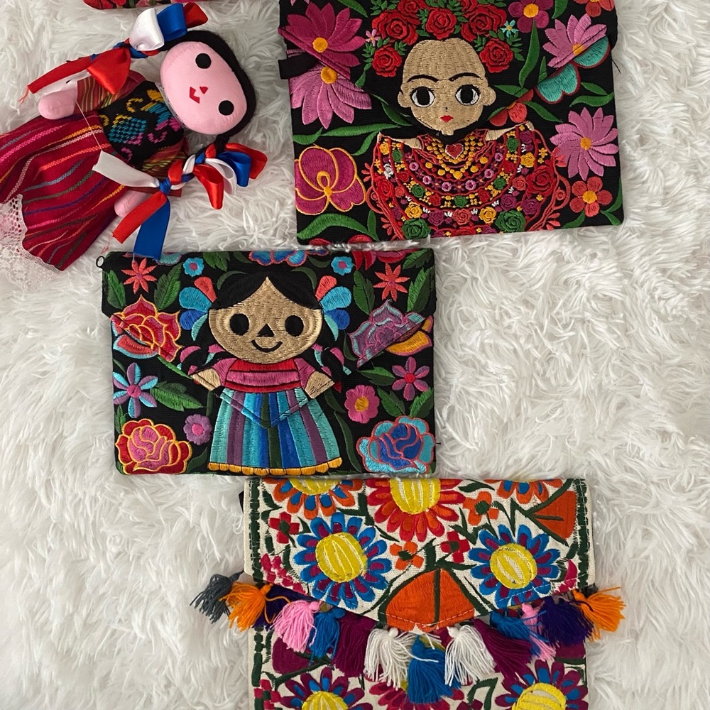 💯 EMBROIDERED MEXICAN CLOTHES AND ACCESSORIES - Picture 2 of 6